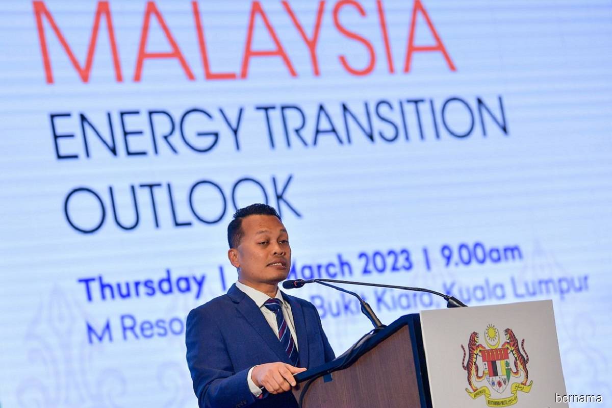 Govt reviewing RE export ban, opening up of national grid for third